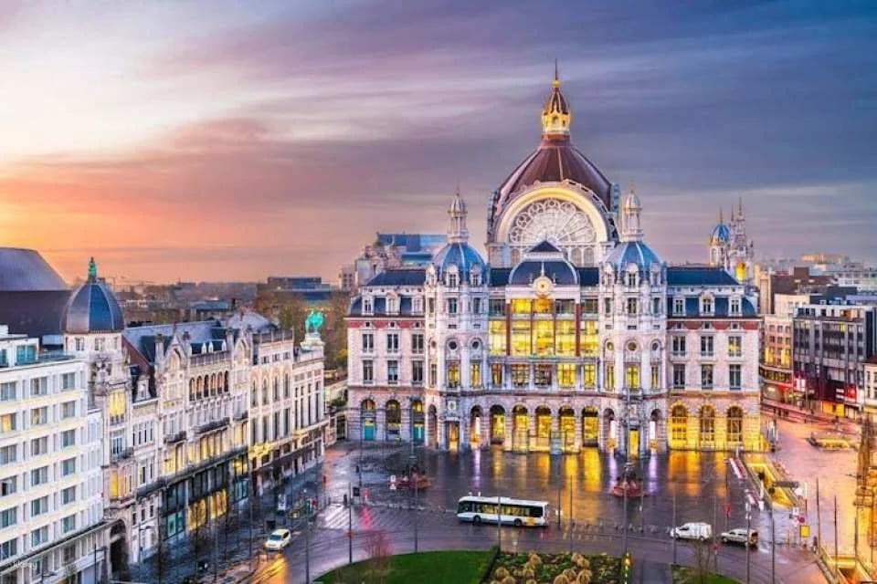 Antwerp self-guided walking tour with audio app