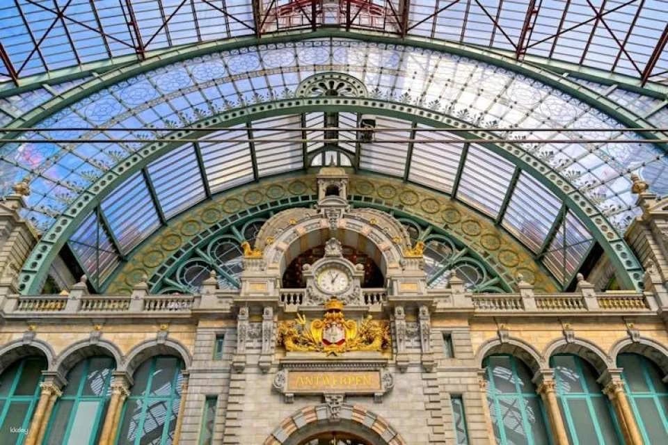 Antwerp self-guided walking tour with audio app