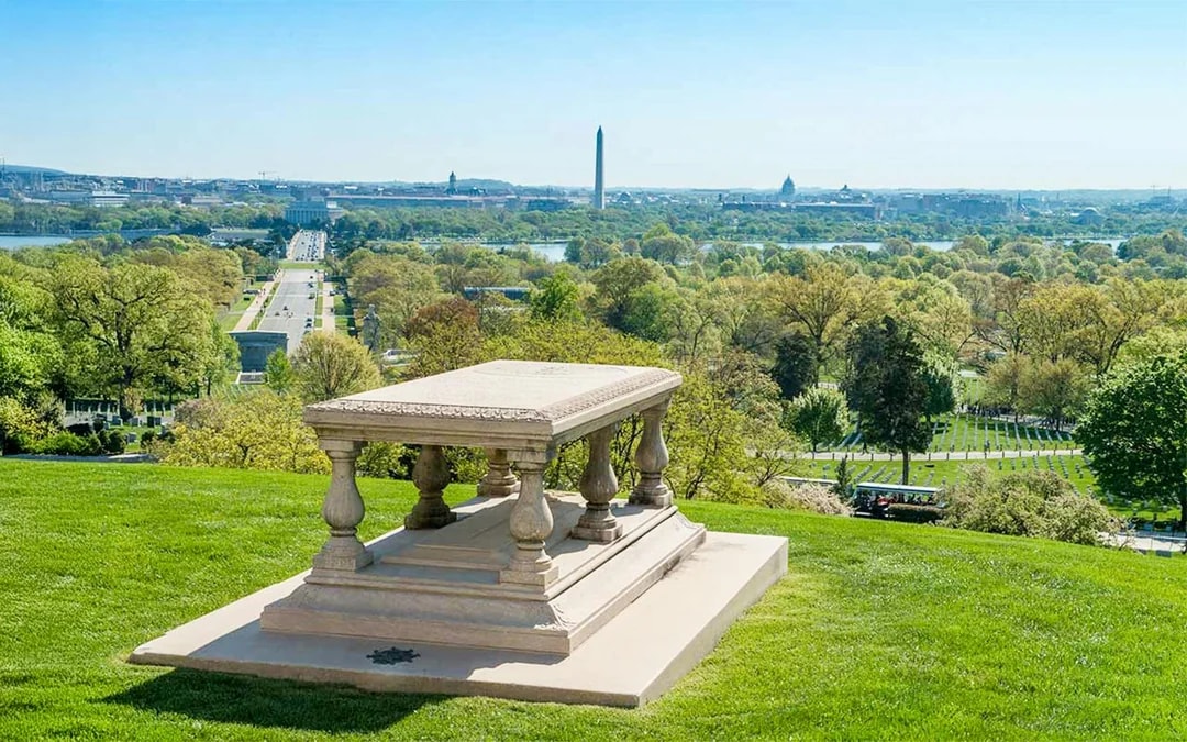 Arlington National Cemetery Tour Image 8