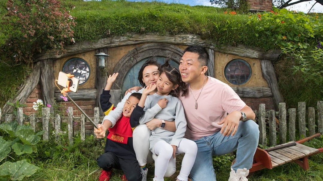 From Auckland: Hobbiton Movie Set Signature Guided Tour