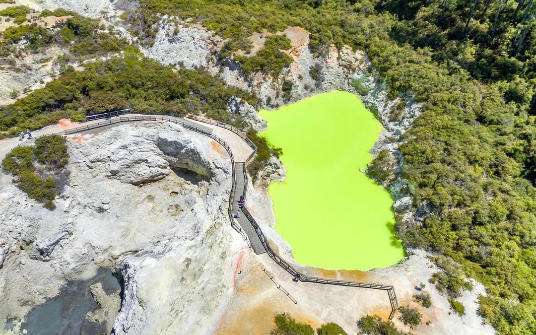 From Auckland: Hobbiton Movie Set, Wai-O-Tapu, & Rotorua Small Group Signature Guided Tour Image 5