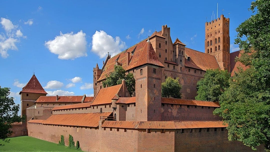 Audio-Guided Tour of Malbork Castle with Hotel Transfers from Gdansk