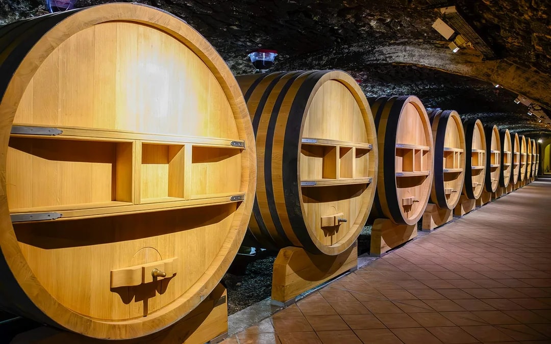 From Avignon: Full-Day Châteauneuf du Pape and Luberon Wine Tasting Tour Image 1