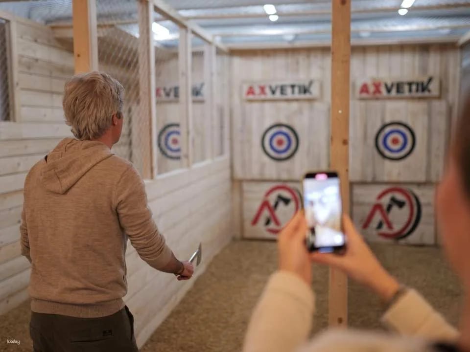 Axe throwing in Geneva