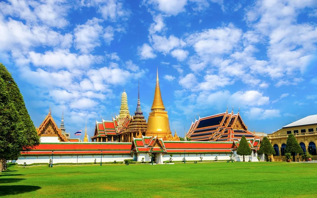 Bangkok City Highlights – Grand Palace, Wat Arun, and Wat Pho Guided Walking Tour Image 6