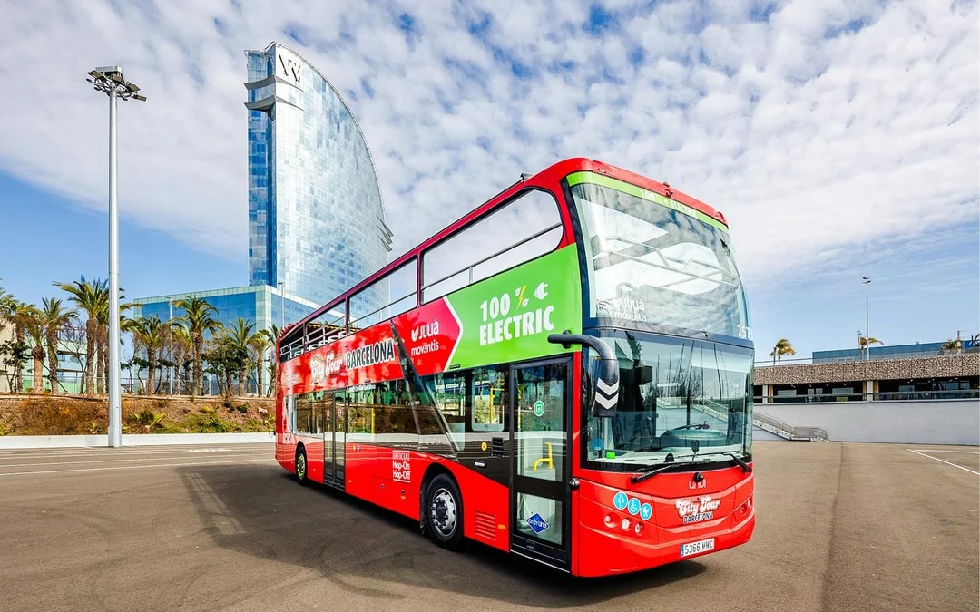 Barcelona City Tour: Hop-on Hop-off Bus Tour  Image 1