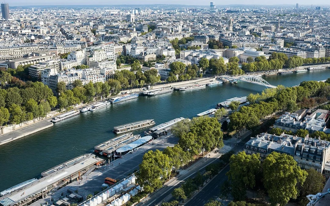 Bateaux Mouches® Seine River 1-Hour Sightseeing Cruise with Live Commentary Image 7