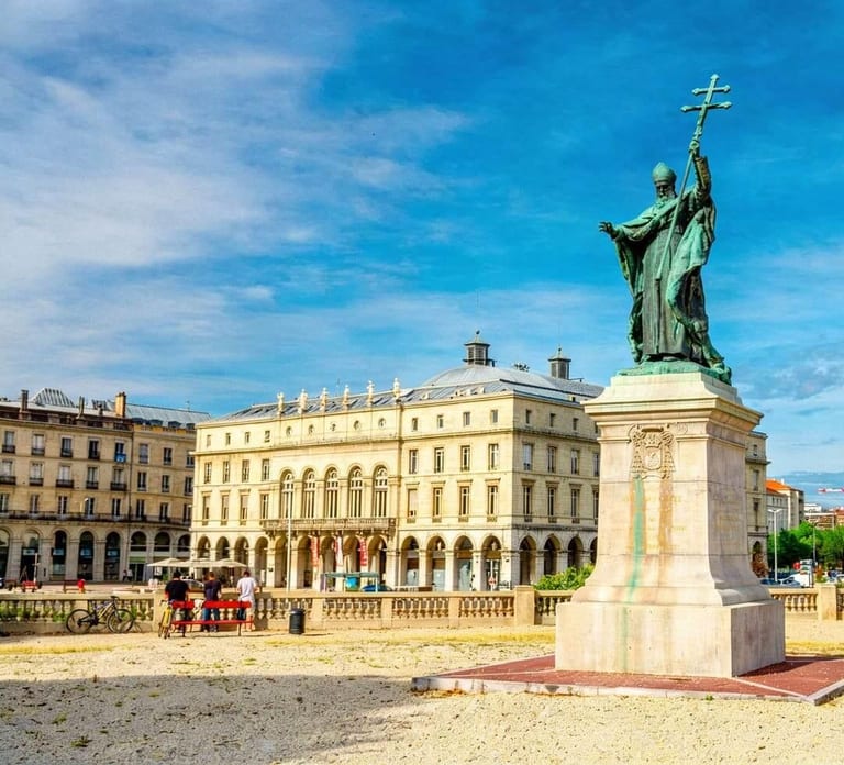 Hello Bayonne: Private 2-Hour City Walk with Local Guide