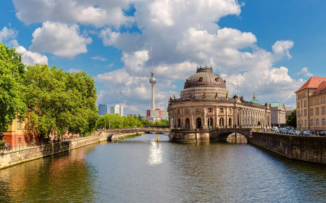 Berlin Private Walking Tour with a Local Guide Image 7