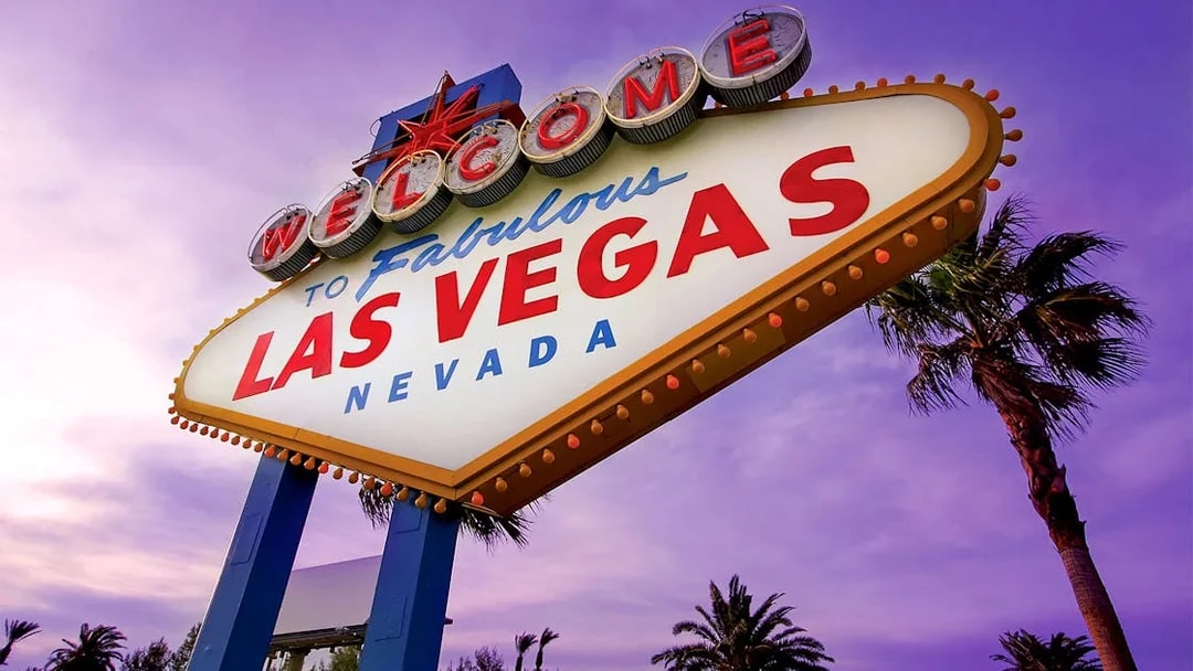 Welcome to Fabulous Las Vegas sign on a sunny day, part of the 1/2/3-Day Las Vegas Hop-On Hop-Off Bus Tour.