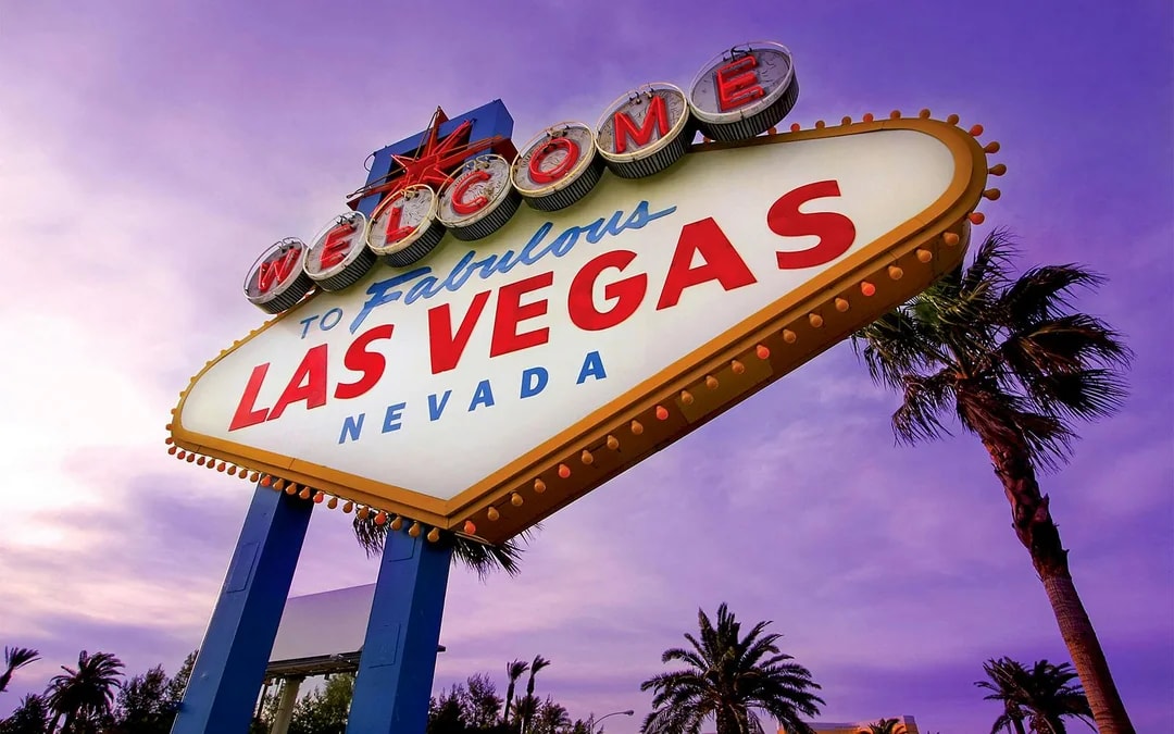 Big Bus: Las Vegas Hop-on Hop-off Bus Tour Image 9