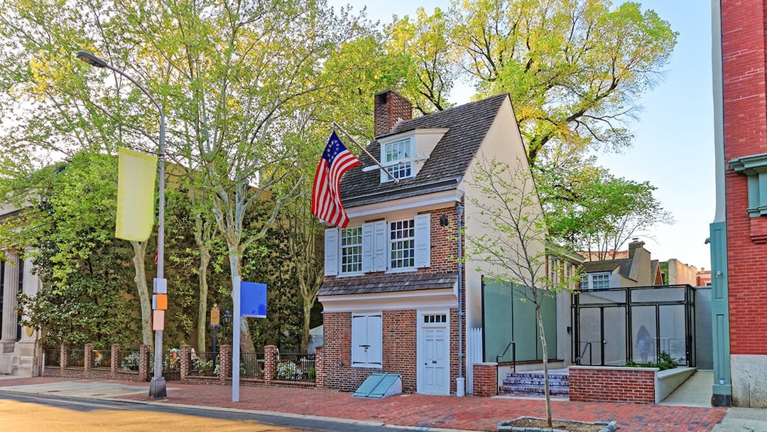 Betsy Ross House with American flag in Philadelphia.