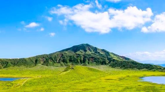 Kyushu Day Tour: Takachiho Gorge Boat Ride, Aso Volcano & Kusasenri (Optional Cruise & Lunch)