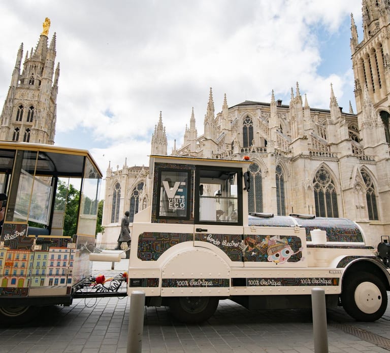 Bordeaux: Tour on a Small Electric Train