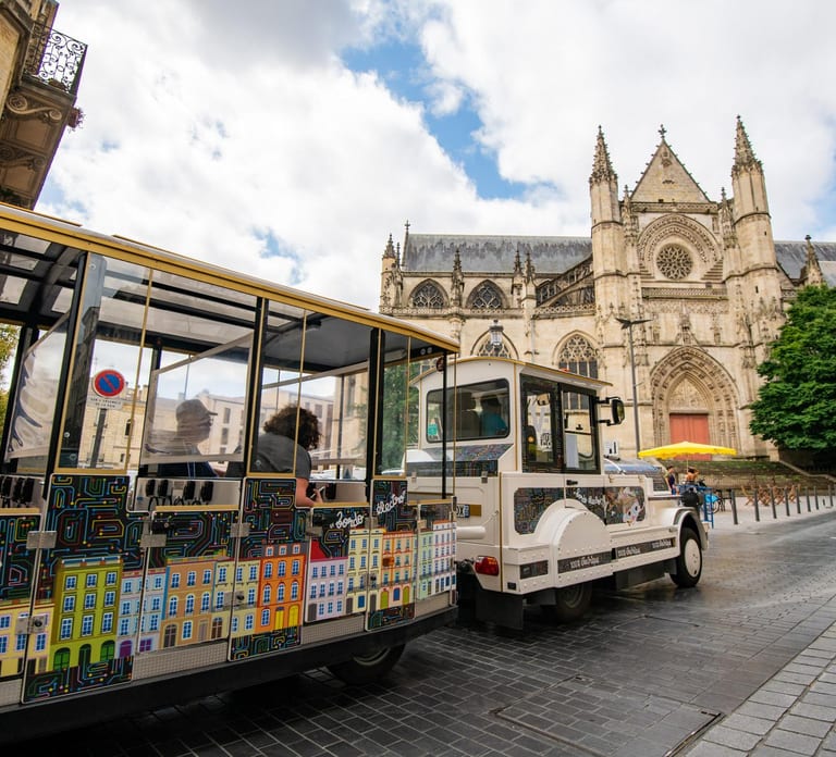 Bordeaux: Tour on a Small Electric Train