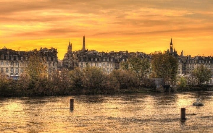 Bordeaux Self-Guided Walking Tour on Mobile App Image 4