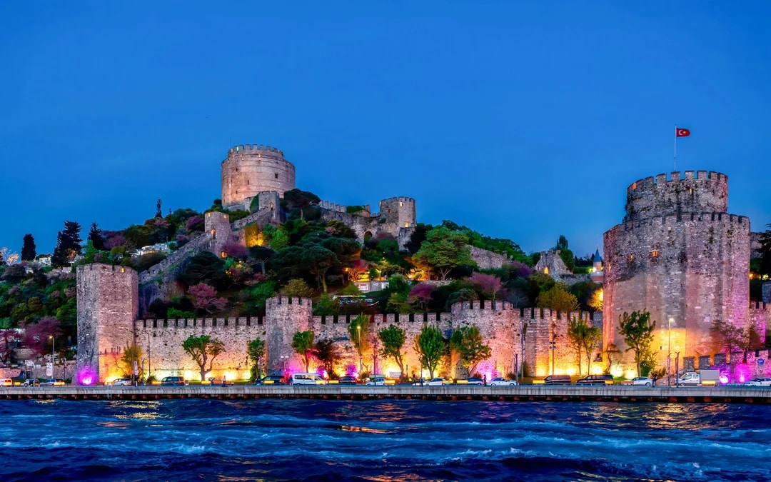 Bosphorus Dinner Cruise with Turkish Show & Live Music Image 6