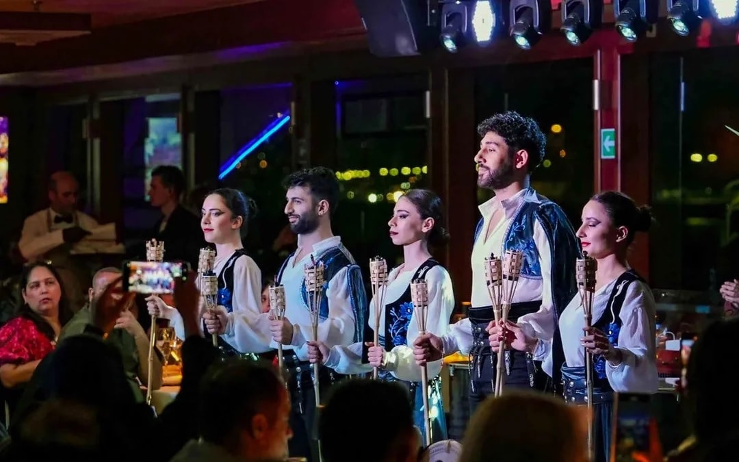 Bosphorus Dinner Cruise with Turkish Show & Live Music Image 7