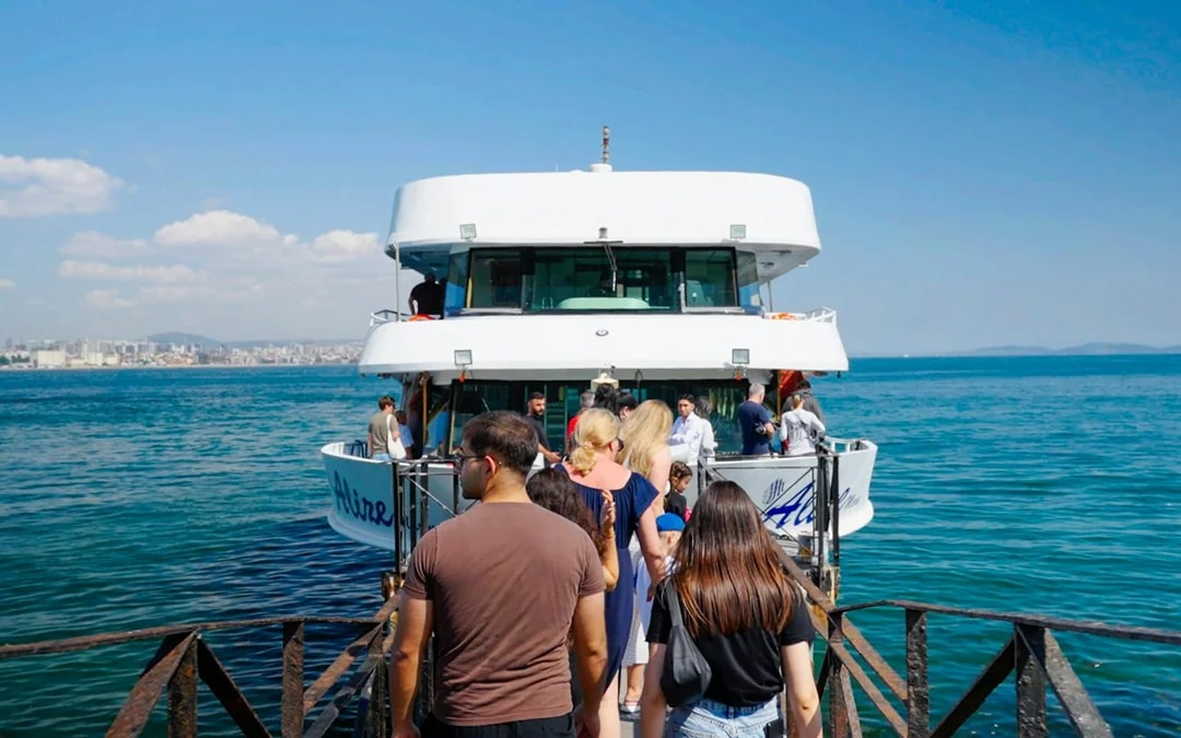 Bosphorus Golden Horn Cruise Image 2