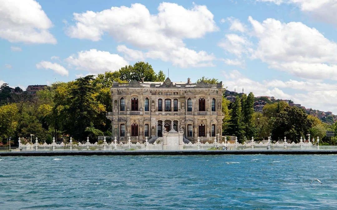 Bosphorus Sightseeing Cruise with Optional Audio Guide Image 8