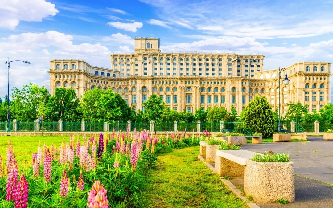 Bucharest: Private Palace of Parliament & Ceaușescu Mansion Guided Tour
