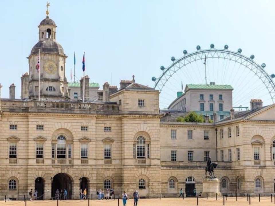 Buckingham Palace and Westminster Highlights Walking Tour