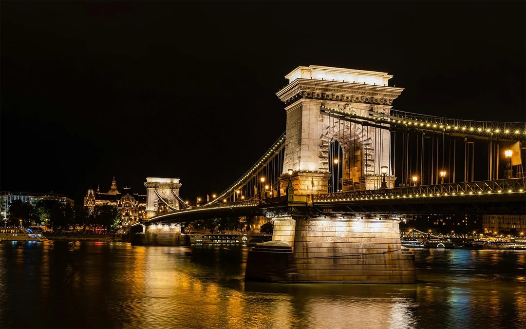 Budapest Danube River Dinner Cruise Image 7