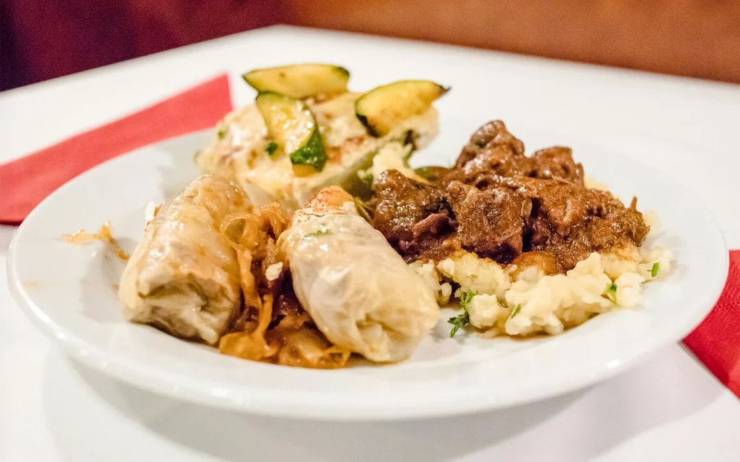 Budapest Danube River Dinner Cruise with Drinks & Live Music Image 9