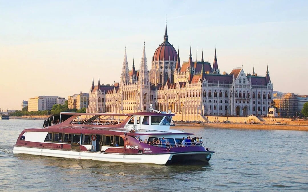 Budapest Danube River Margaret Island Loop with Drinks Image 1