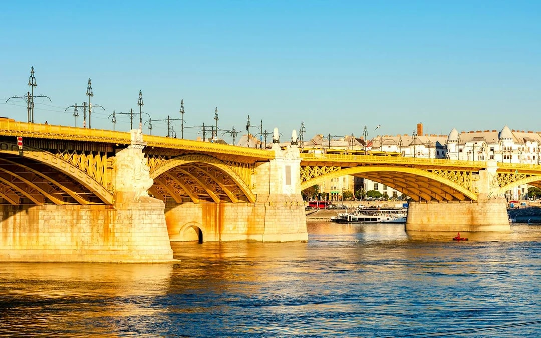 Budapest Danube River Margaret Island Loop with Drinks Image 6
