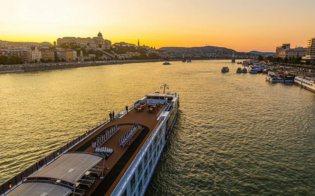 Budapest Danube River Sightseeing Cruise Image 3