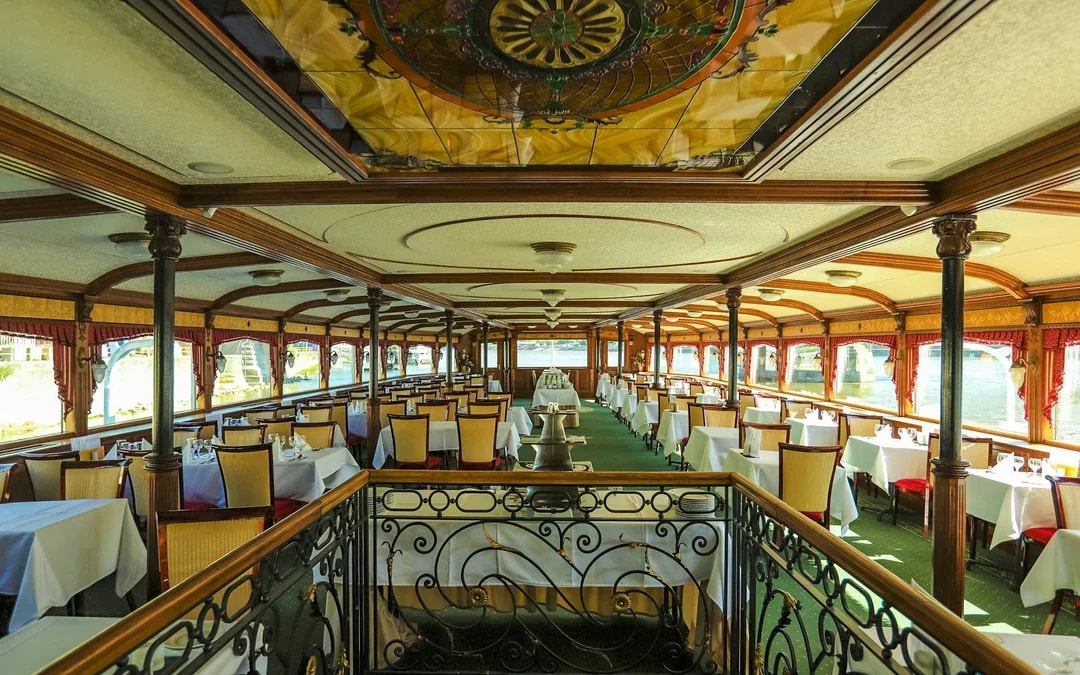 Budapest Danube River Sightseeing Cruise with Drinks Image 4