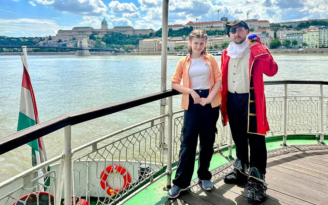 Budapest Danube River Sightseeing Cruise with Drinks Image 6