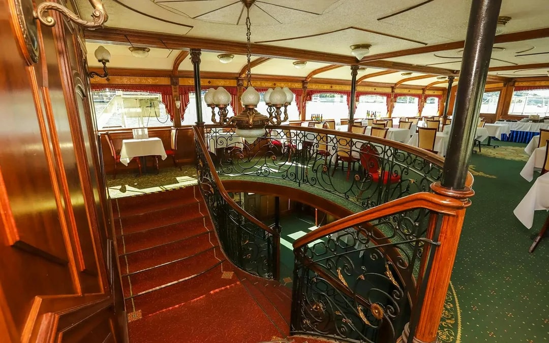 Budapest Danube River Sightseeing Cruise with Drinks Image 10