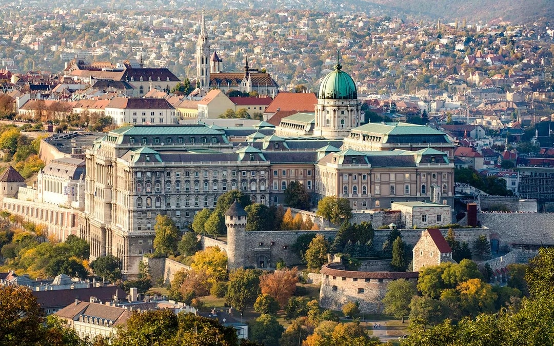 Budapest: Grand City Tour with Parliament Visit Image 8
