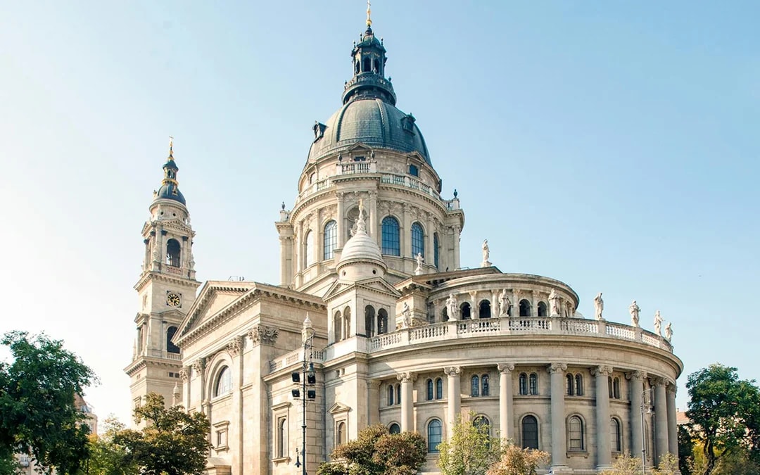Budapest: Grand City Tour with Parliament Visit Image 9