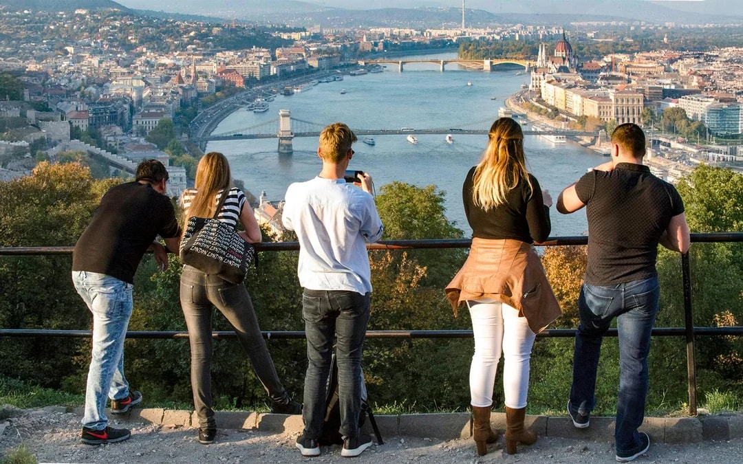 Budapest: Grand City Tour with Parliament Visit Image 3