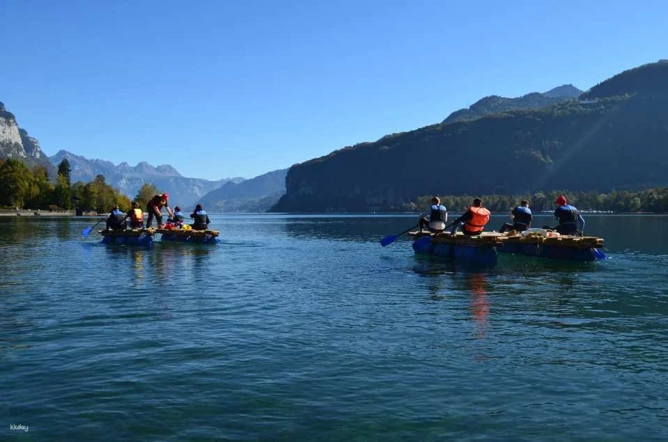 Building rafts on Lake Walen in a team
