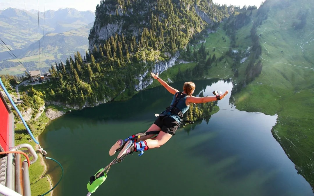 Bungy Jump Stockhorn with Gondola Ticket Image 3