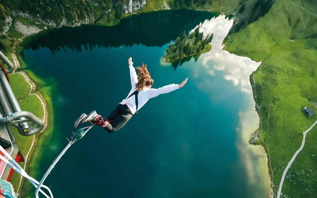 Bungy Jump Stockhorn with Gondola Ticket Image 5