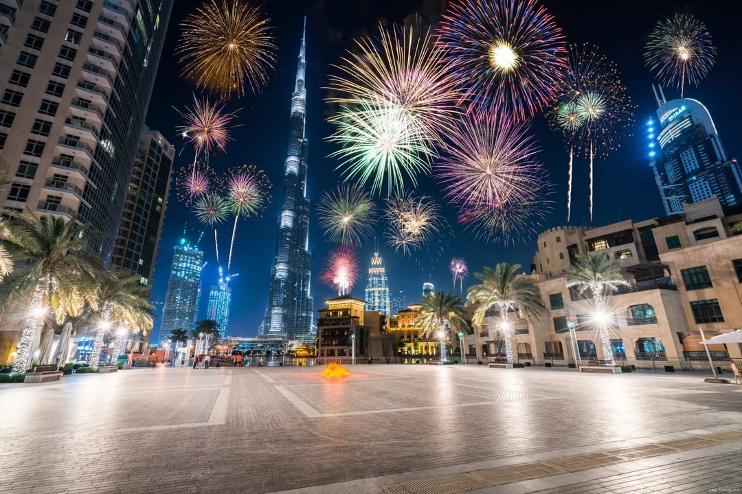 Burj Khalifa At the Top (Level 124 + 125) Entrance Ticket (Non-Prime Hours) + Breakfast Adult