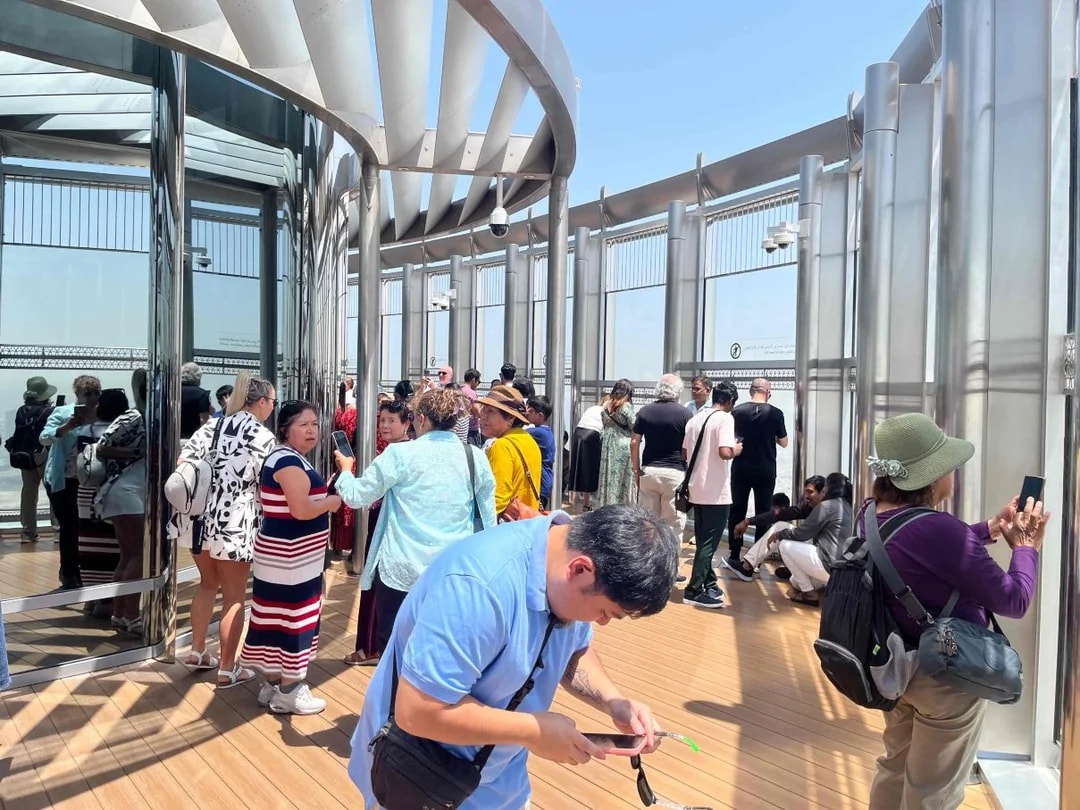 Burj Khalifa At the Top (Level 124 + 125) Entrance Ticket (Non-Prime Hours) + Breakfast Adult