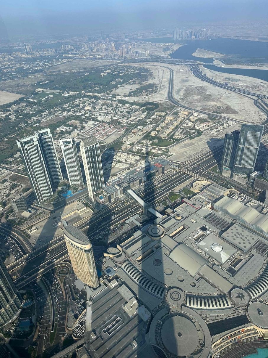 Burj Khalifa At the Top (Level 124 + 125) Entrance Ticket (Non-Prime Hours) + Breakfast Adult