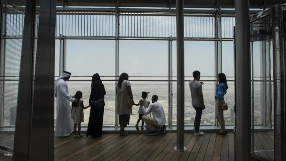 Burj Khalifa levels 124 and 125 tickets with souvenir