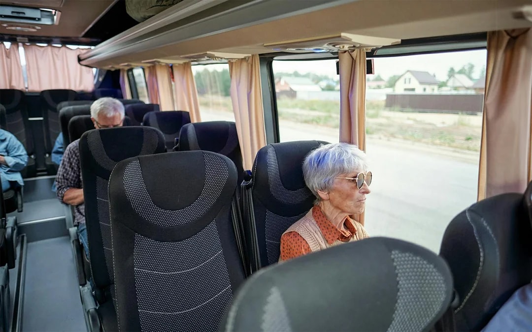 Bus Transfer: Flibco Transfers Between London Stansted Airport & London City Image 7