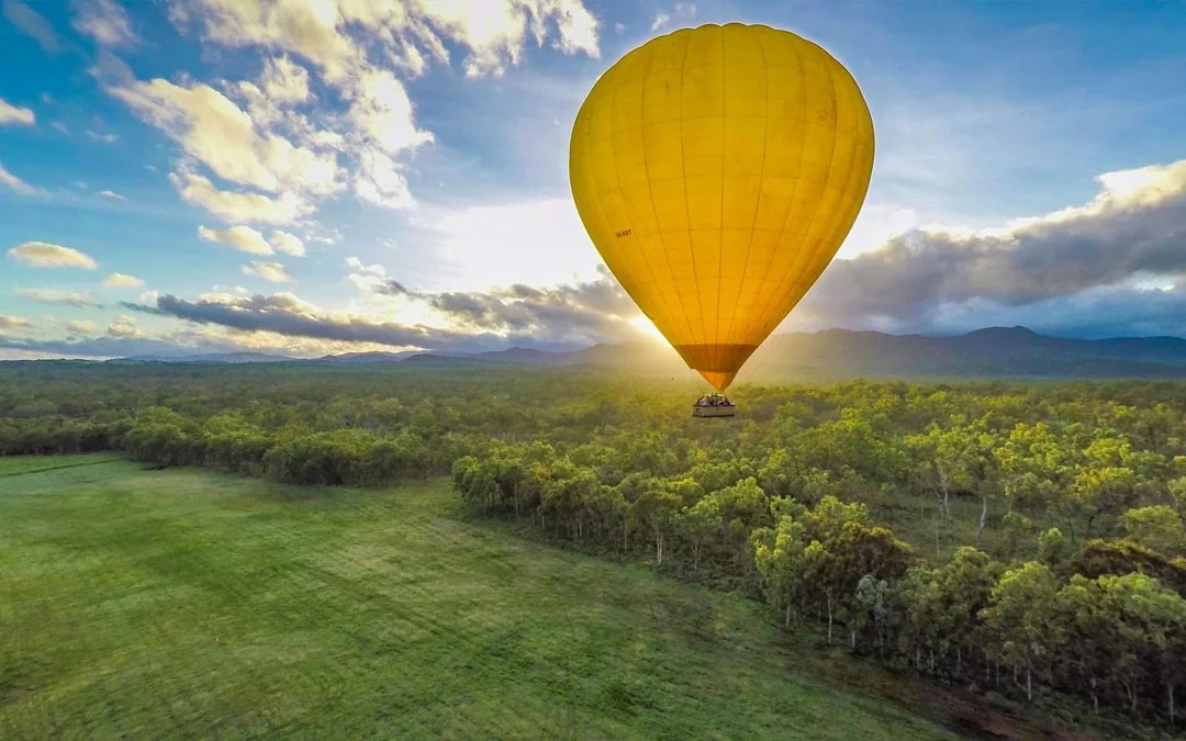 Cairns Classic Hot Air Balloon Ride with Return Transfers Image 1