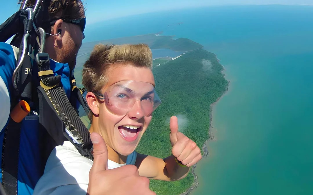 Cairns Tandem Skydive with Transfers Image 6
