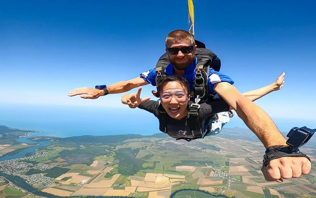 Cairns Tandem Skydive with Transfers Image 7
