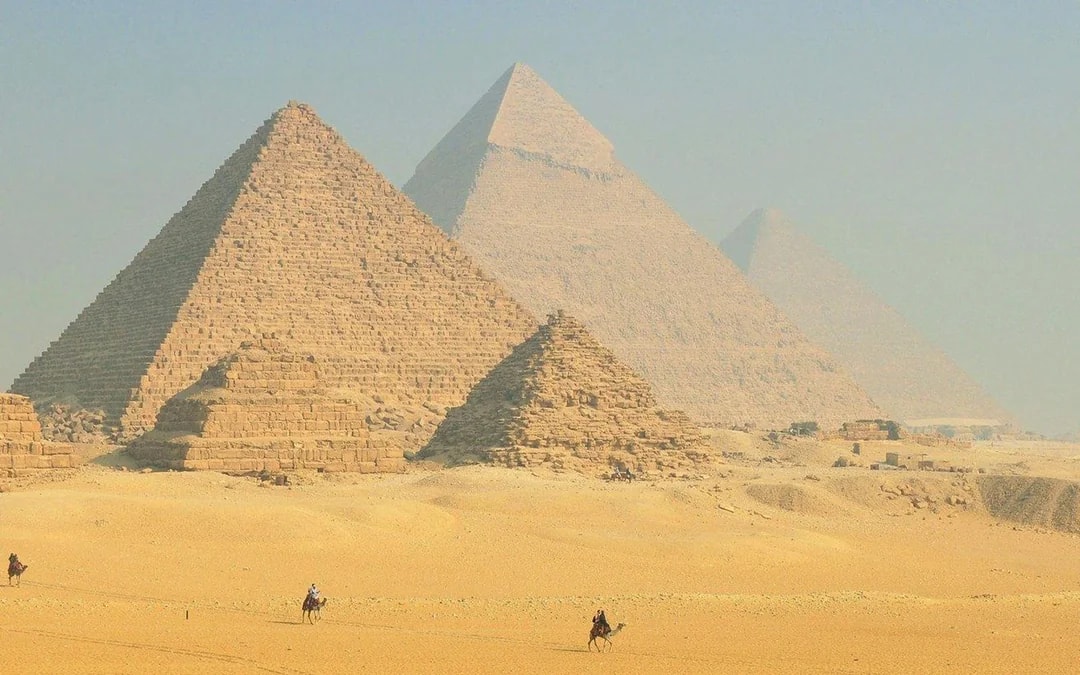 From Cairo: Full-Day Guided Tour of Giza Pyramids, Sphinx, Saqqara & Memphis with Entry Tickets, Lunch & Hotel Transfers Image 6