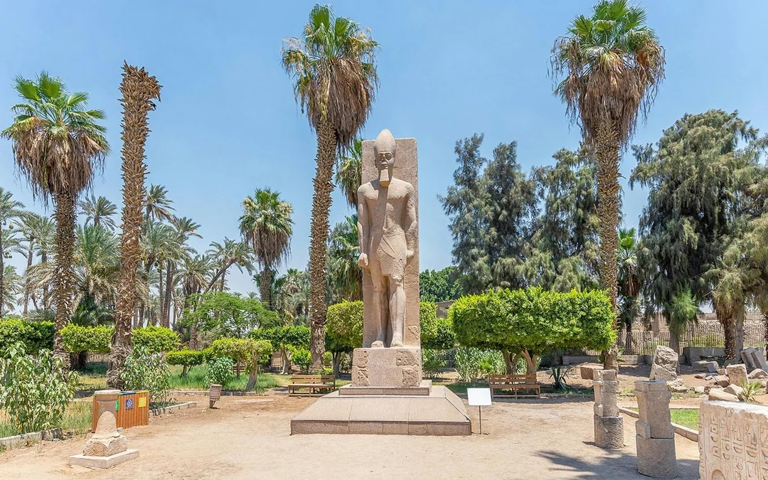 From Cairo: Full-Day Guided Tour of Giza Pyramids, Sphinx, Saqqara & Memphis with Entry Tickets, Lunch & Hotel Transfers Image 3
